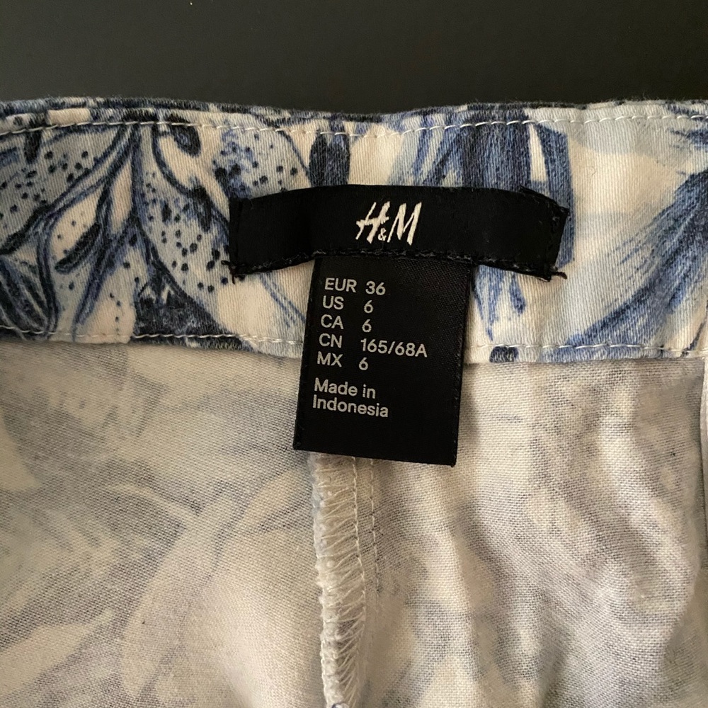 Blue Tropical/floral print shorts H&M